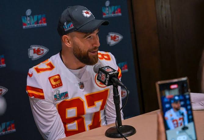 News update : Travis Kelce Will Retire from the Kansas City Chiefs to Become the Head Coach of the Cincinnati Bearcats...