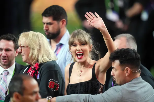 Breaking : Taylor Swift Chose her boyfriend Travis Kelce’s Chiefs Game Over Major Event...