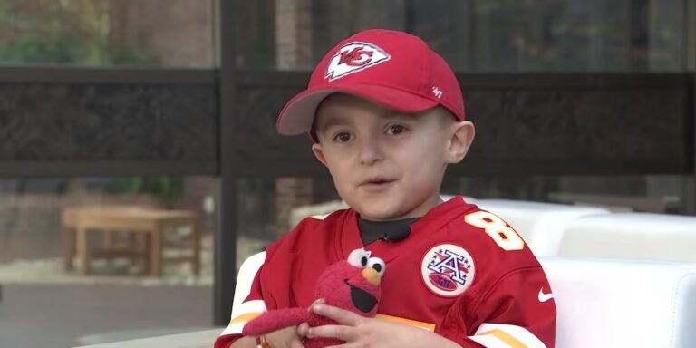 Breaking: A Surviver of four different open-heart surgeries, and huge Travis Kelce fan gifted tickets to Taylor Swift concert…See More