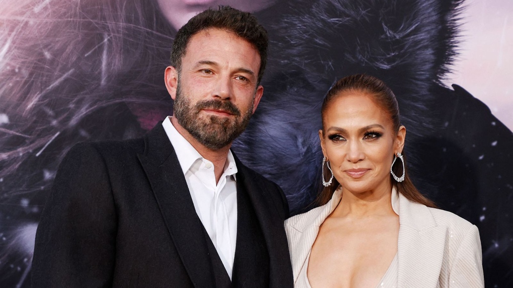 A new report claims that men are unwilling to date Jennifer Lopez after her divorce from Ben Affleck because of the baggage she comes with.